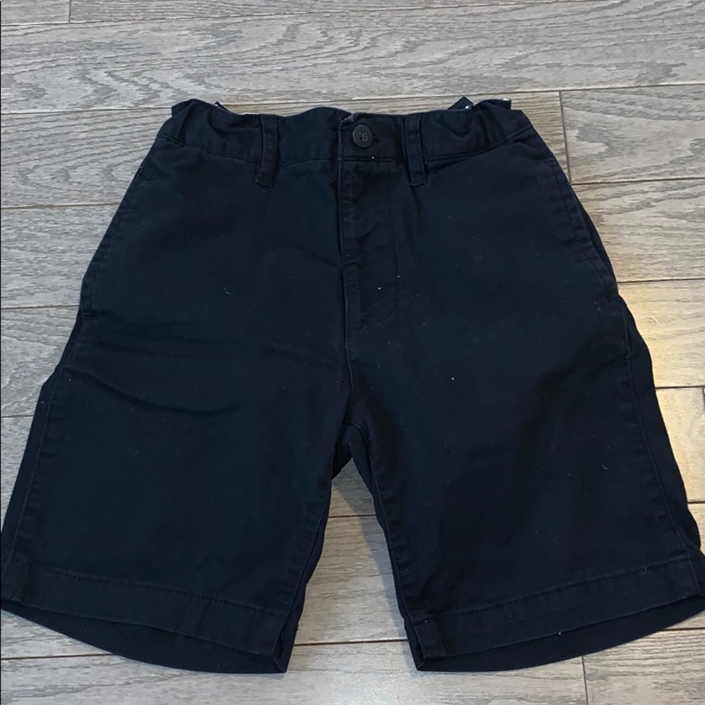 NWOT Gap boys uniform shorts, size 6 husky.